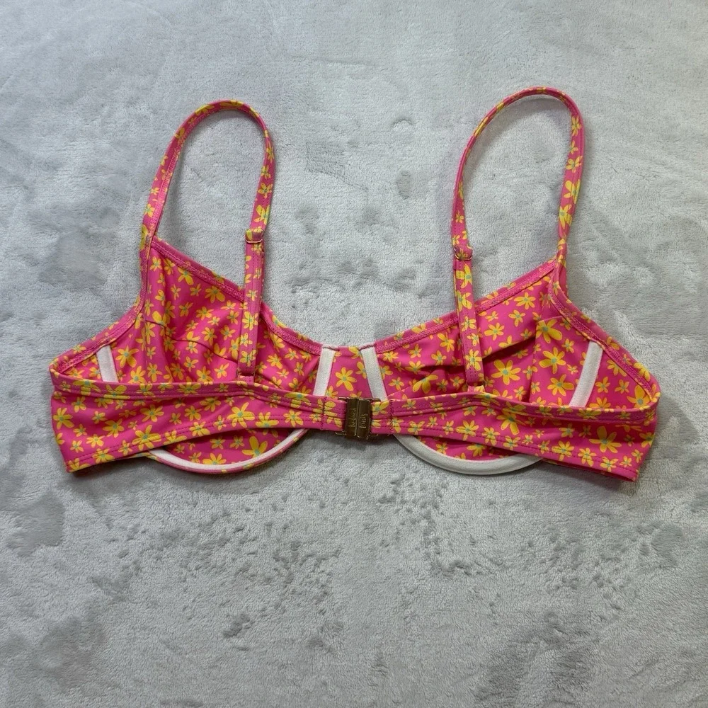 Kulani Kinis details •brand